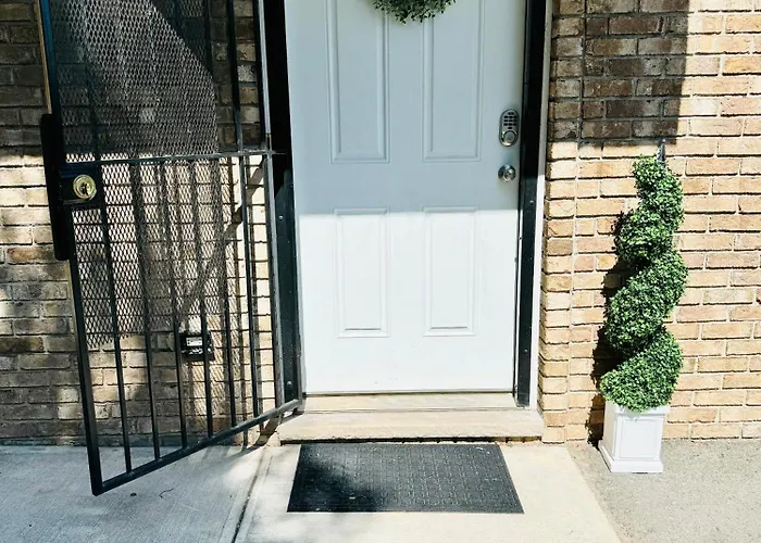Cozy Evergreen Apartment By Newark Airport