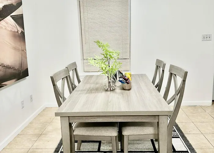Cozy Evergreen Apartment By Newark Airport